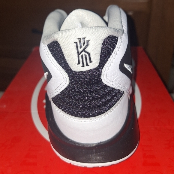 Nike Kyrie Infinty TB Promo Black/White-White High-Top Sneakers Size 10. NWT main image 6